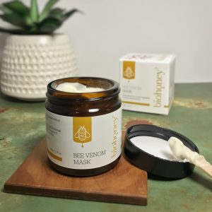 Bienengiftmaske offen